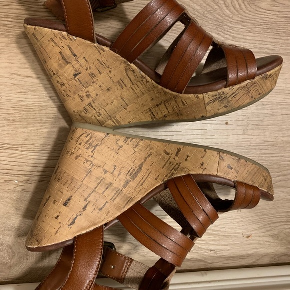 Mossimo Supply Brown wedges US size 6 with 5” heel - Picture 2 of 2